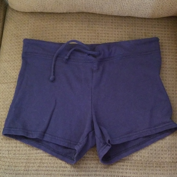 Shorts - Picture 2 of 3